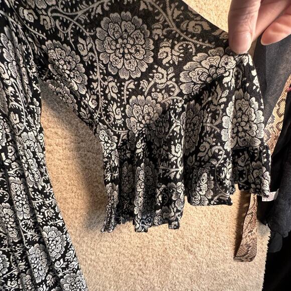 Ivy Jane Black & White Boho Y2K Ruffle Babydoll Retro Tunic Sz M Flutter Sleeves - Picture 12 of 16